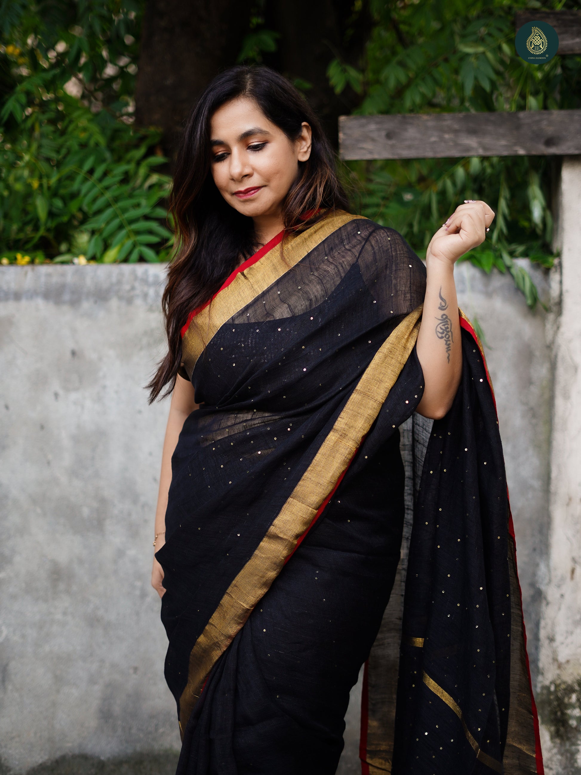 Premium Woven Linen Saree - Kaala Kesar