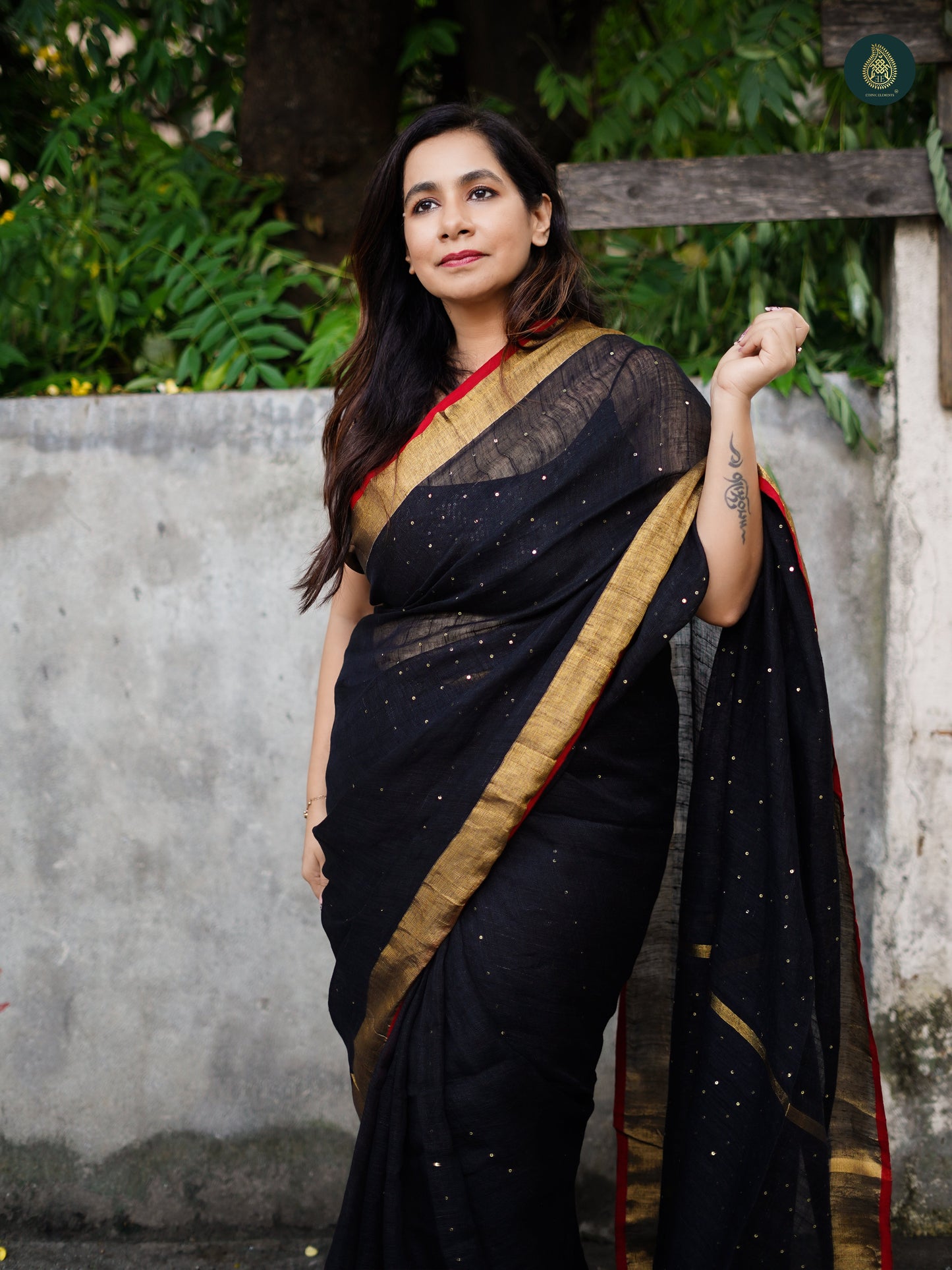 Premium Woven Linen Saree - Kaala Kesar