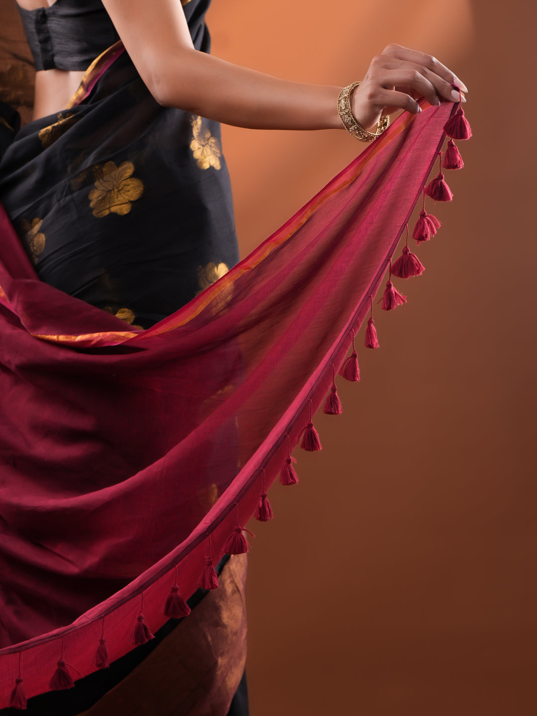 Black Mul Cotton Saree with Floral Zari Buttis & Contrast Wine Pallu