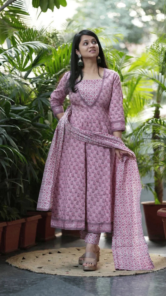 RT083 - Trendies Attire