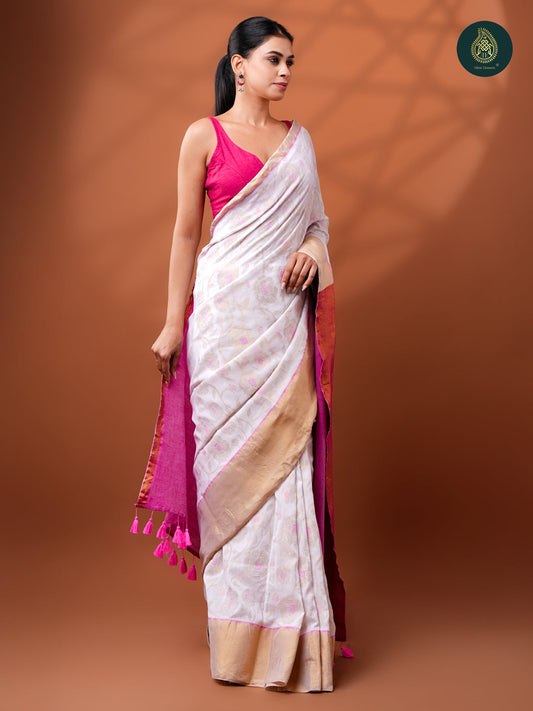 Ivory Floral Jamdani Mul Cotton Saree with Magenta Zari Pallu For Women