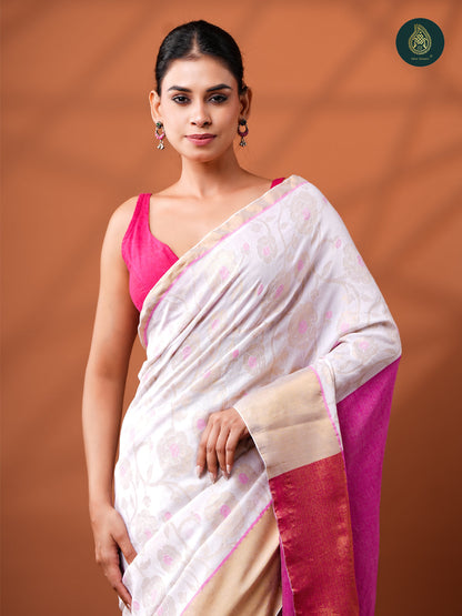 Ivory Floral Jamdani Mul Cotton Saree with Magenta Zari Pallu For Women