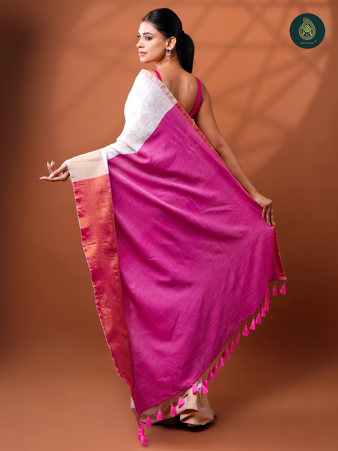 Ivory Floral Jamdani Mul Cotton Saree with Magenta Zari Pallu For Women