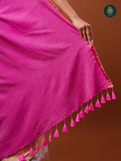 Ivory Floral Jamdani Mul Cotton Saree with Magenta Zari Pallu For Women