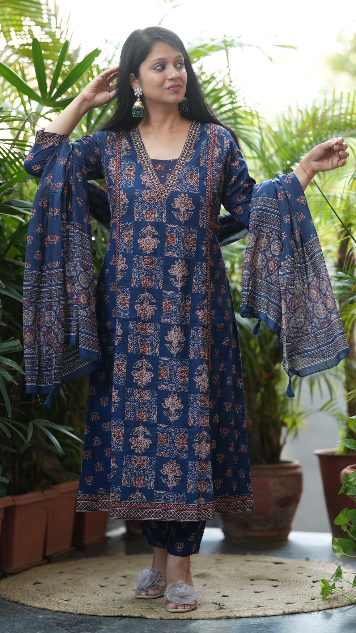 RT078 - Trendies Attire