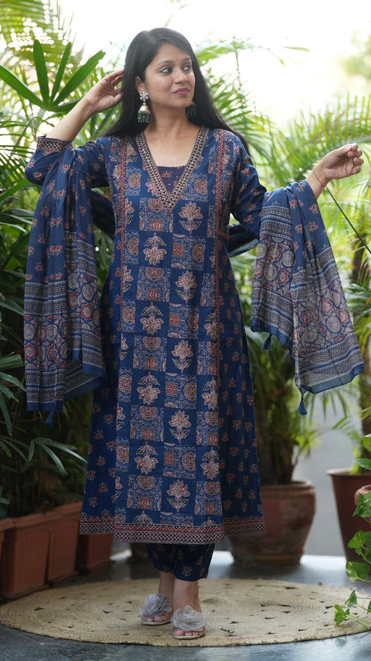 RT078 - Trendies Attire