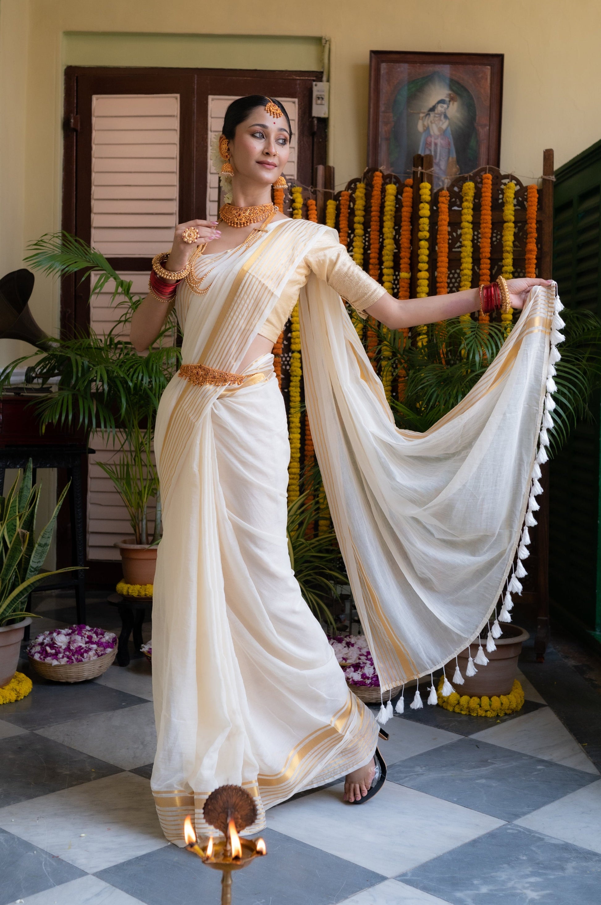 Swarna Mul Cotton Saree With Gold Zari Border