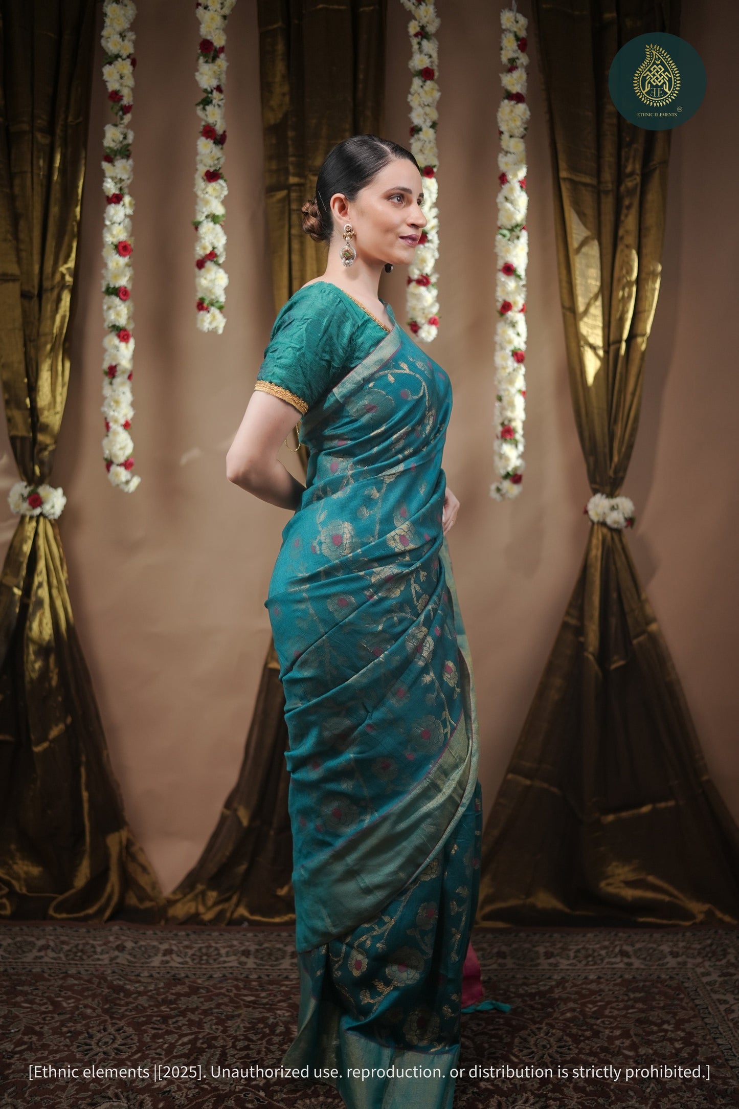 Jalpari - Mul Cotton Zari Floral Jaal Saree