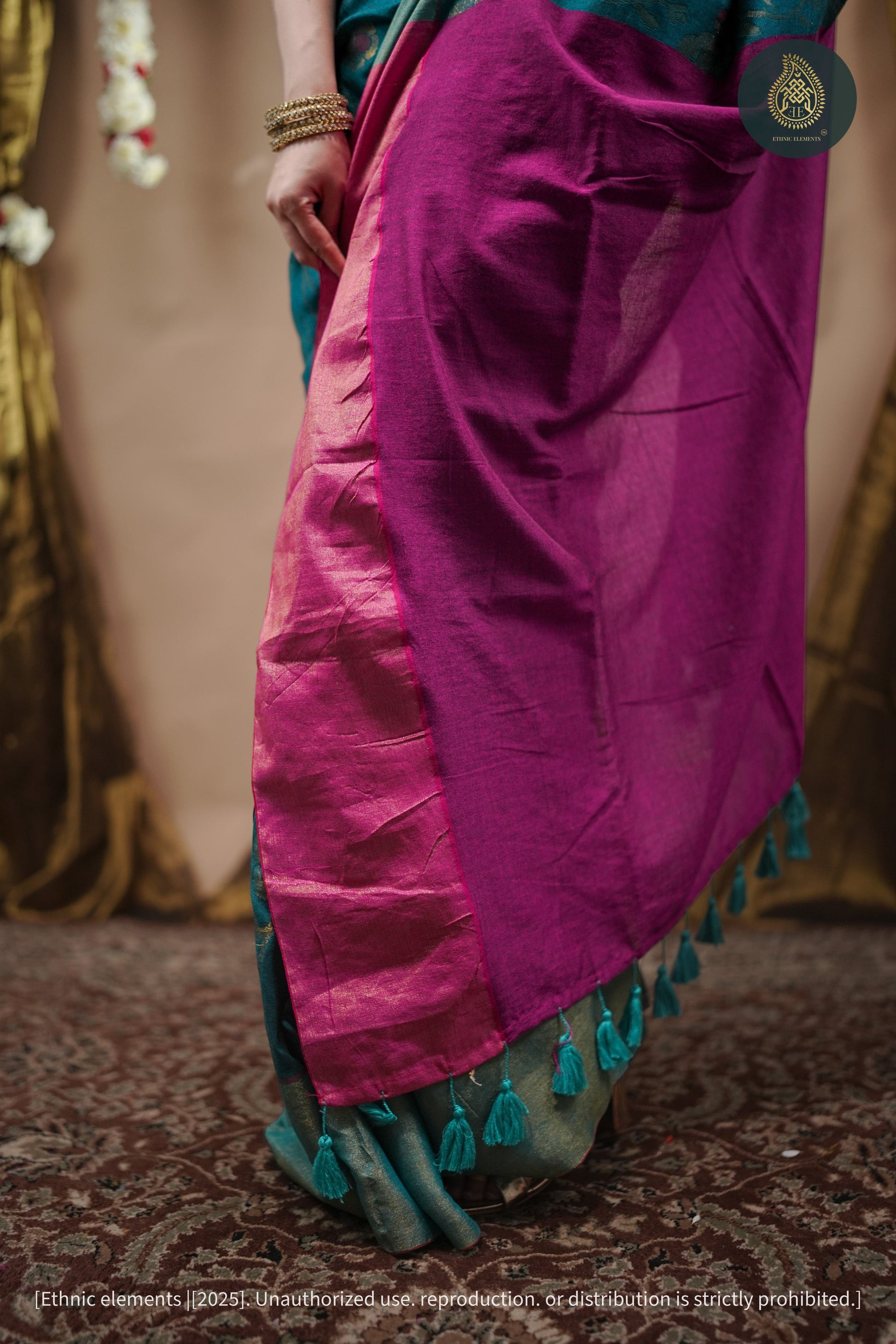 Jalpari - Mul Cotton Zari Floral Jaal Saree