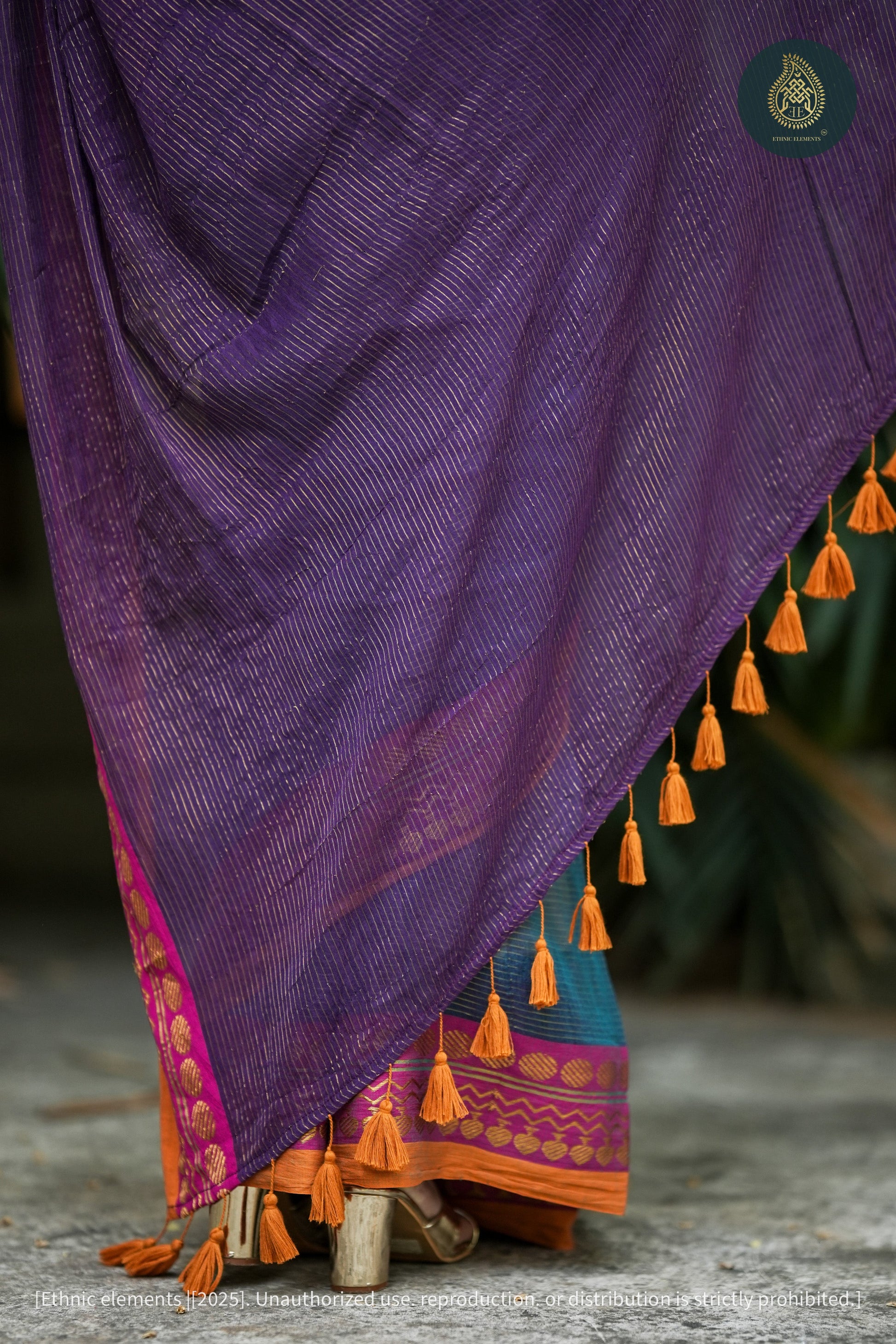 Neel Rang Handwoven Mul Cotton Zari Weave Saree