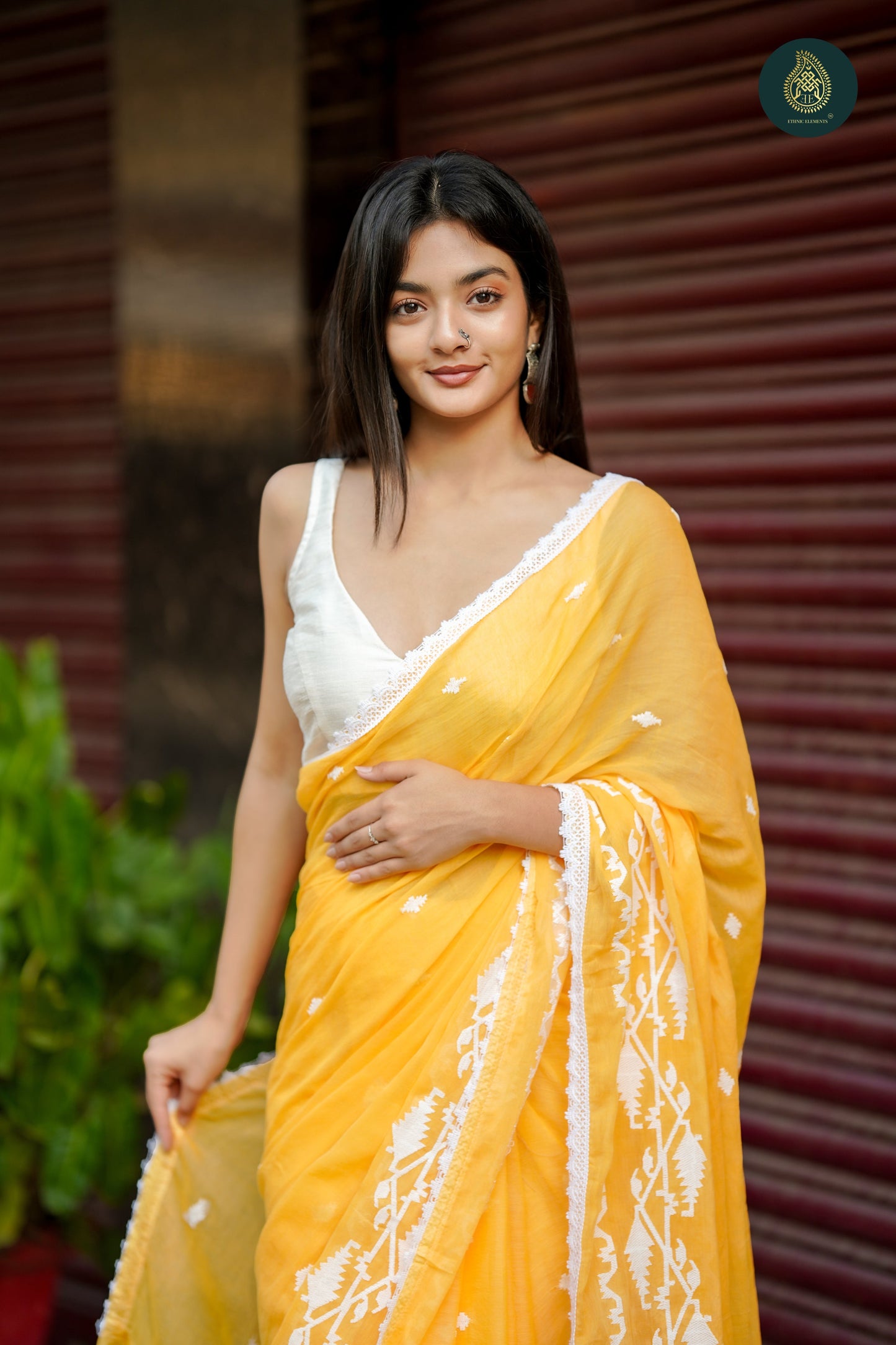 Aamras Jamdani Embriodery Mul Cotton Saree With Crochet Lace