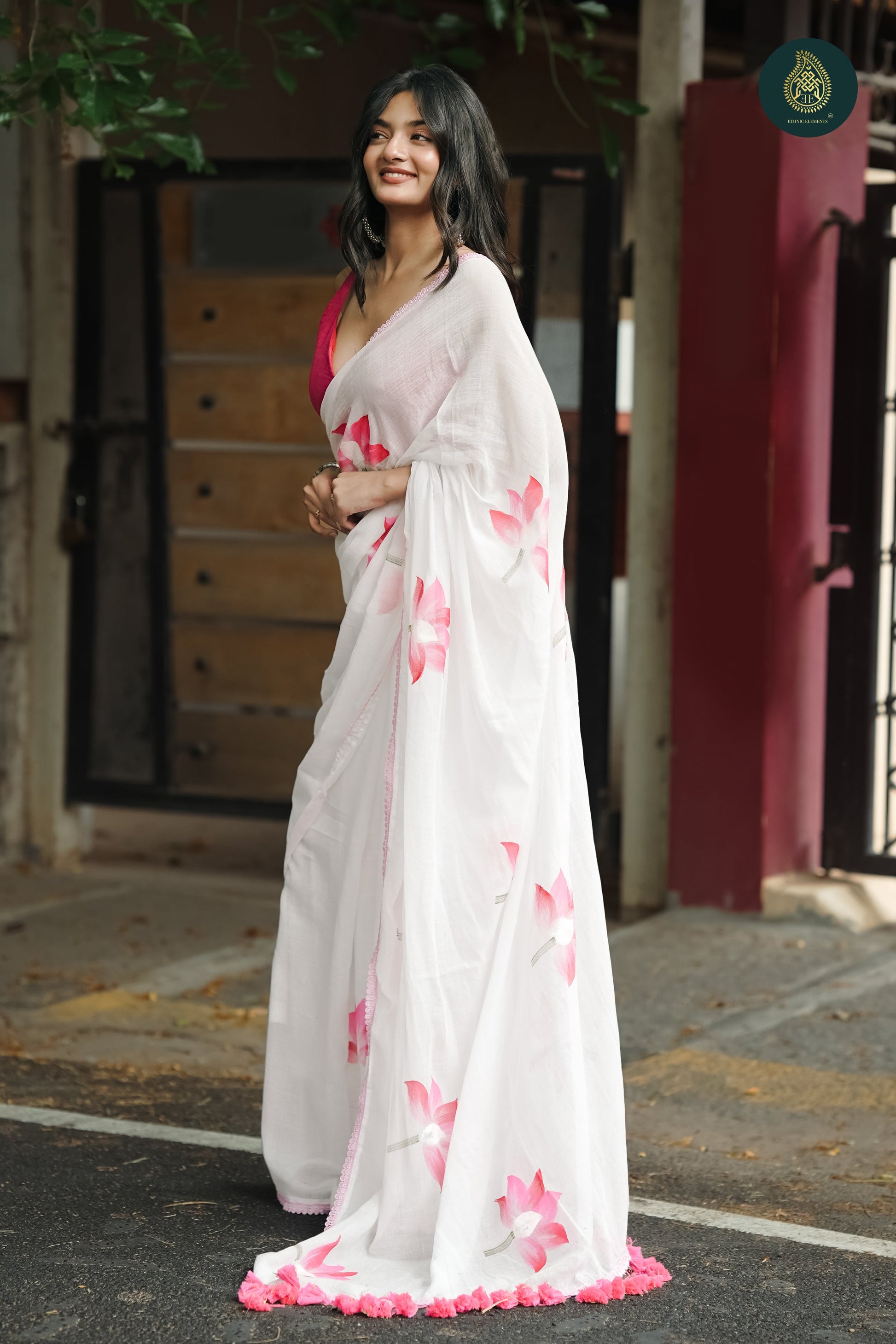 Lotus Floral Crochet Lace Mul Cotton Saree