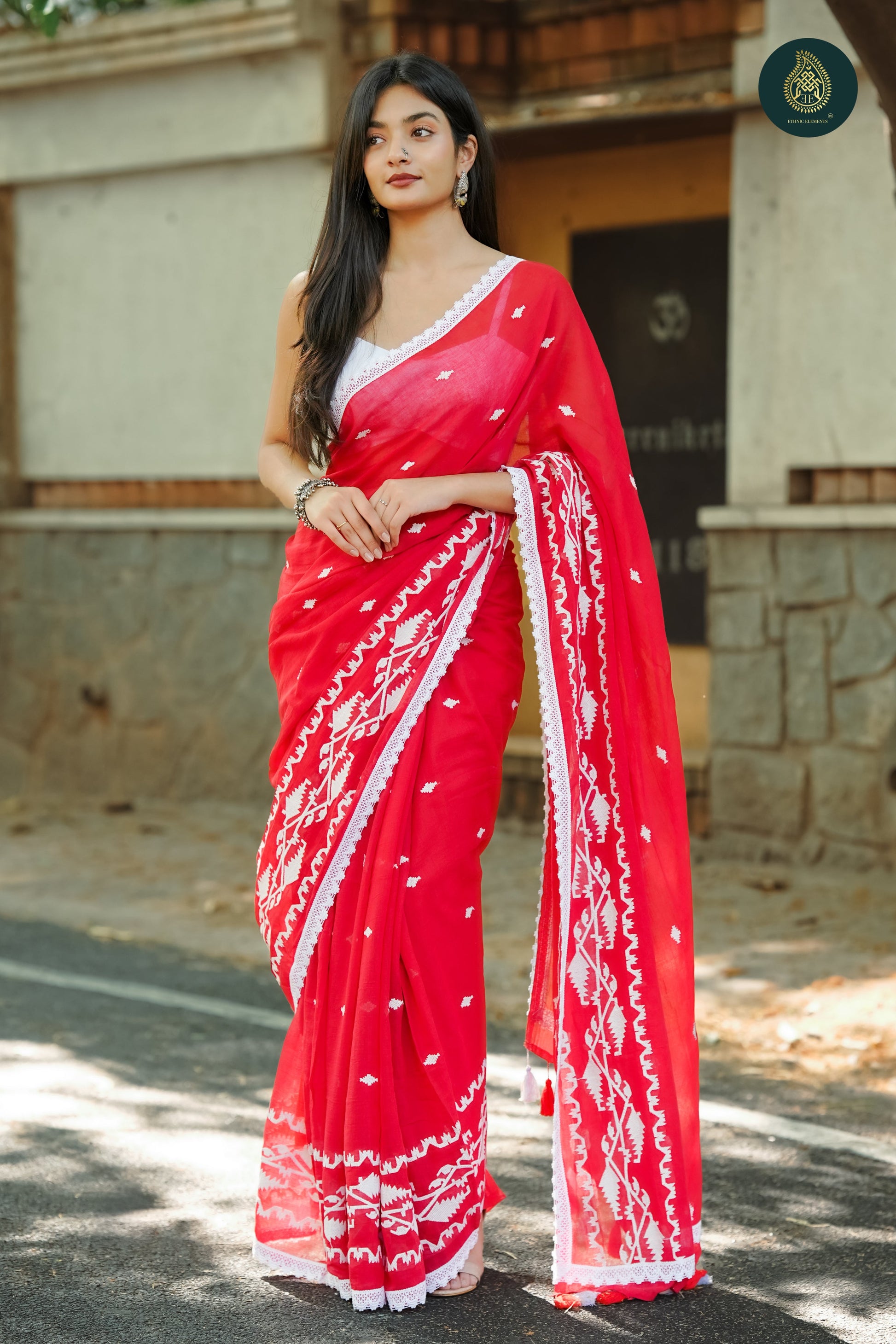 Laal Surkh Jamdani Embroidered Mul Cotton Saree with Crochet Lace