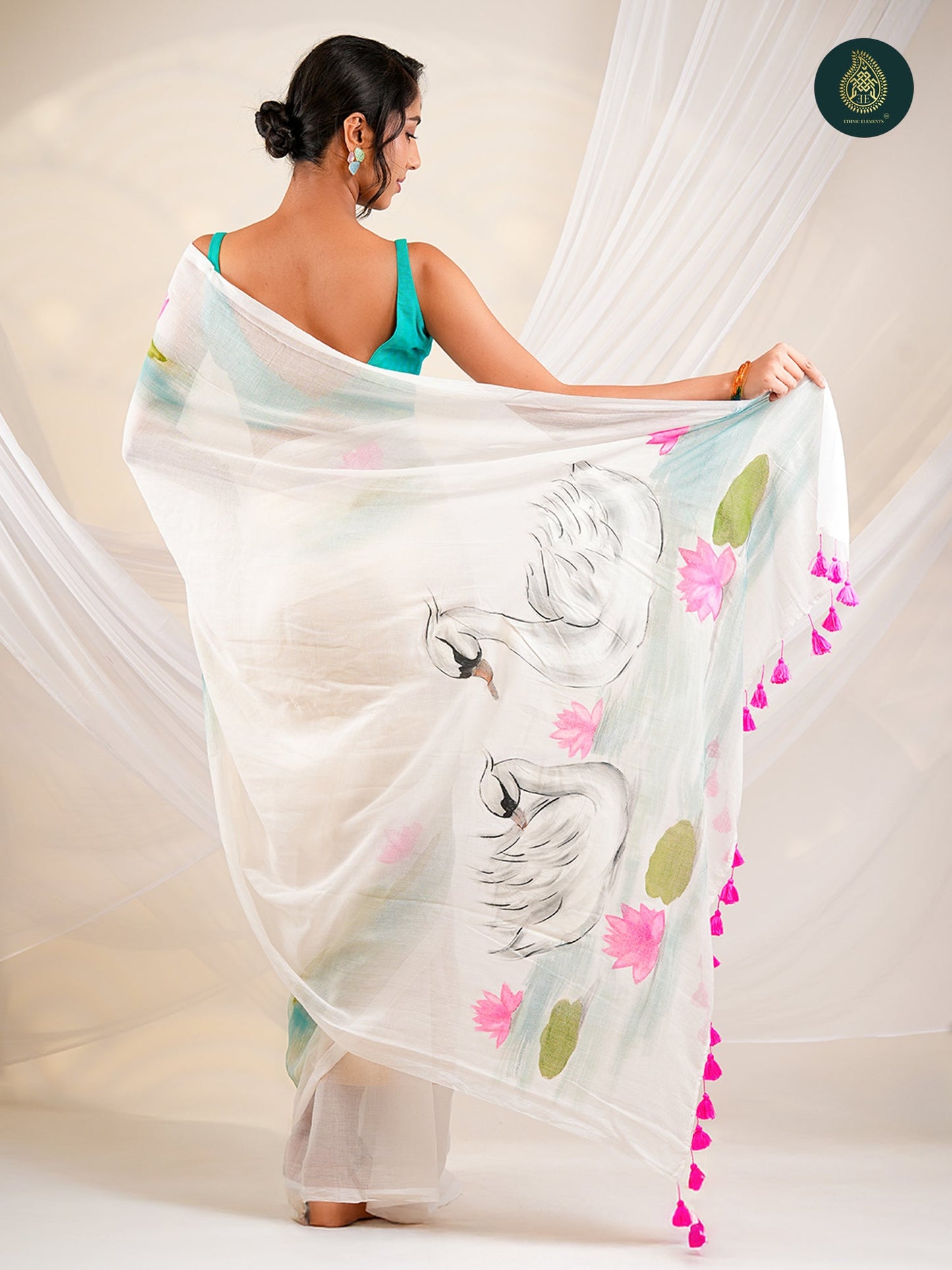 Ivory Mul Cotton Saree with Hand-Painted Pink Swan Motifs