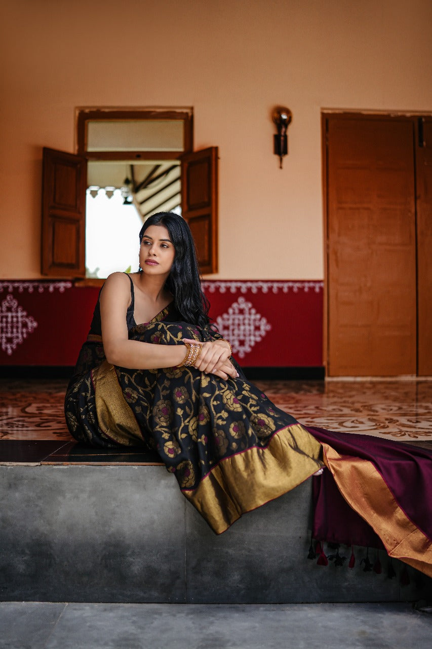 Mul Cotton Zari Floral Jaal Saree Raag Rani