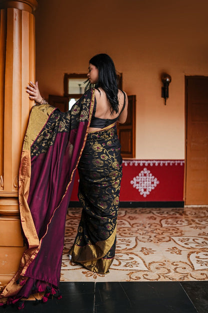 Mul Cotton Zari Floral Jaal Saree Raag Rani