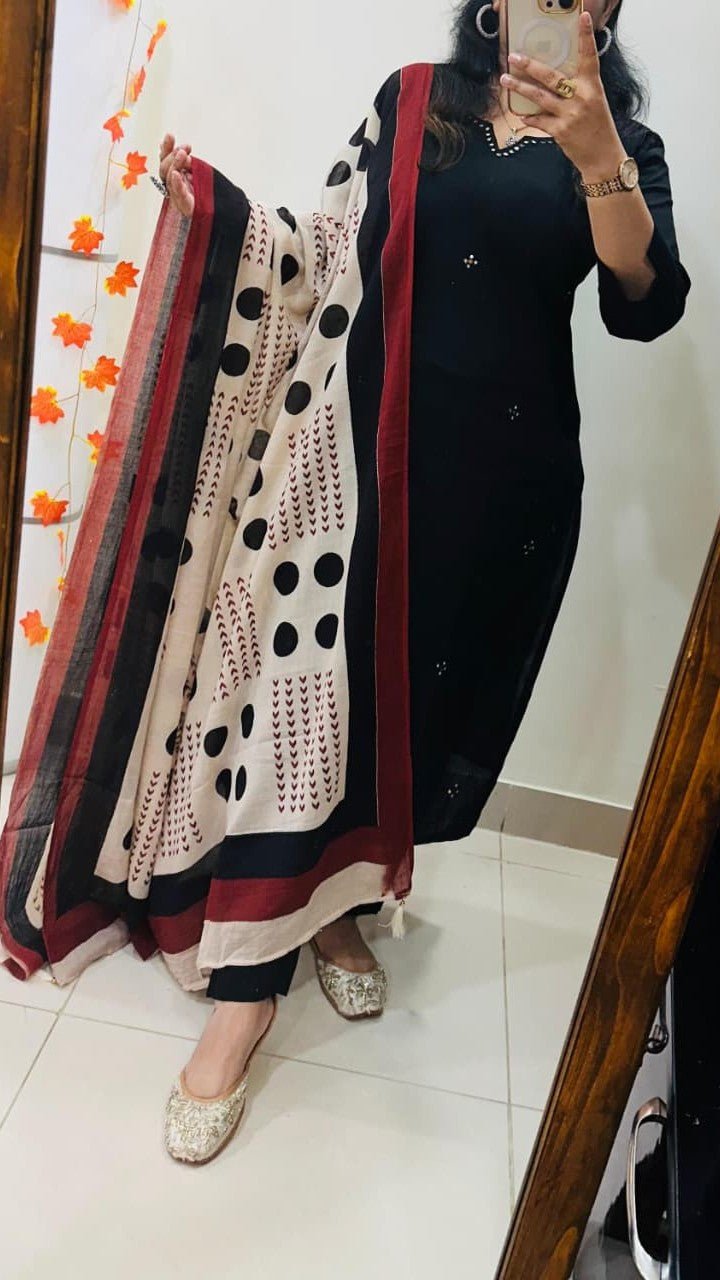 RT077 - Trendies Attire