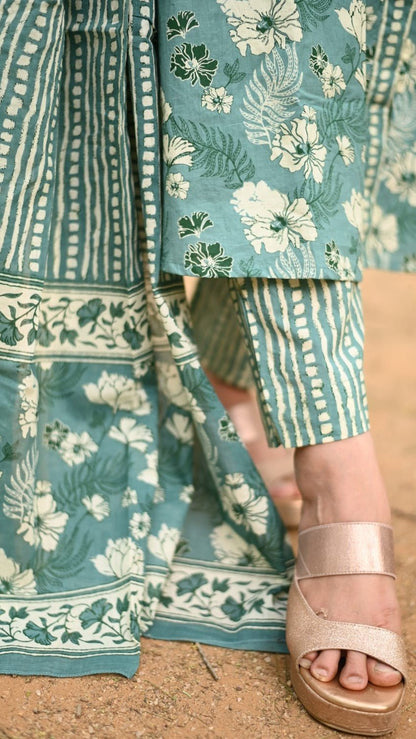RT075 - Trendies Attire